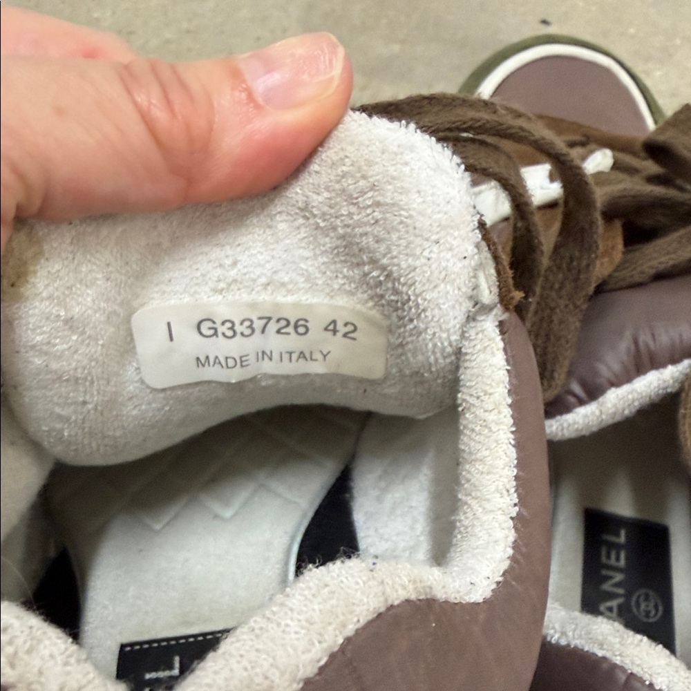 CHANEL Brown & White Women's Low-Top Sneakers - Picture 6 of 7